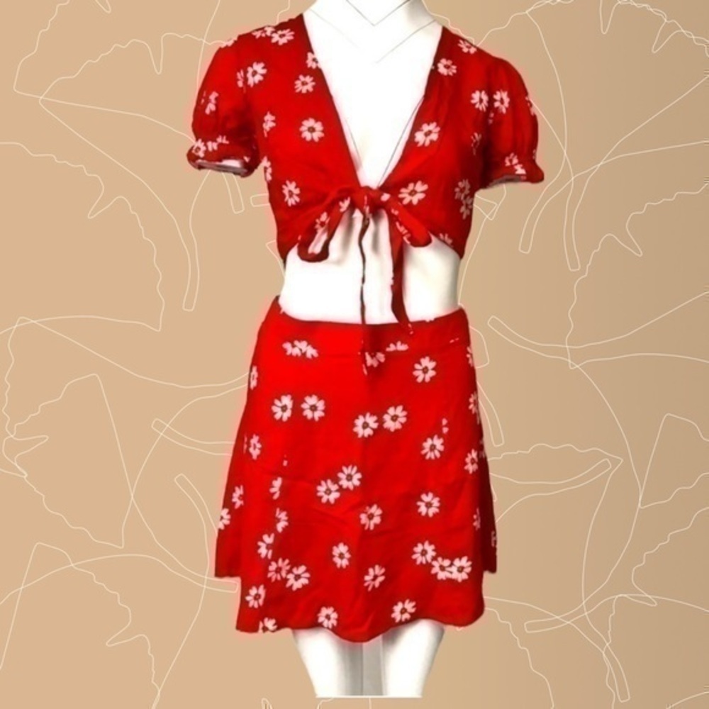Two piece flora red skirt crop top set - Picture 2 of 6